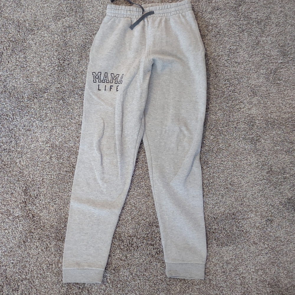 Mama sweats